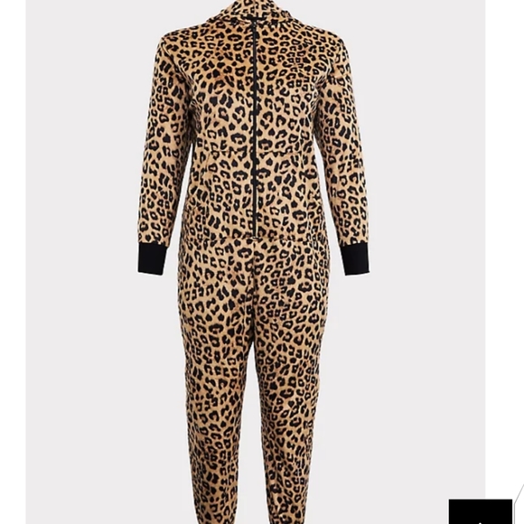 📌SOLD OUT📌🆕PLUS SIZE LEOPARD FLEECE ONESIE - Picture 5 of 13